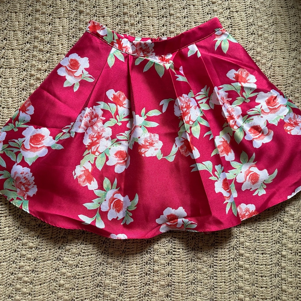 Windsor Rose Print Circle Skirt in Fuchsia and White